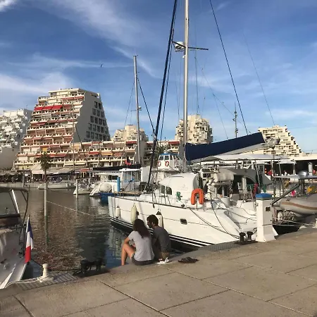 2-3 Pers Parking Clim Vue Port Et דירה